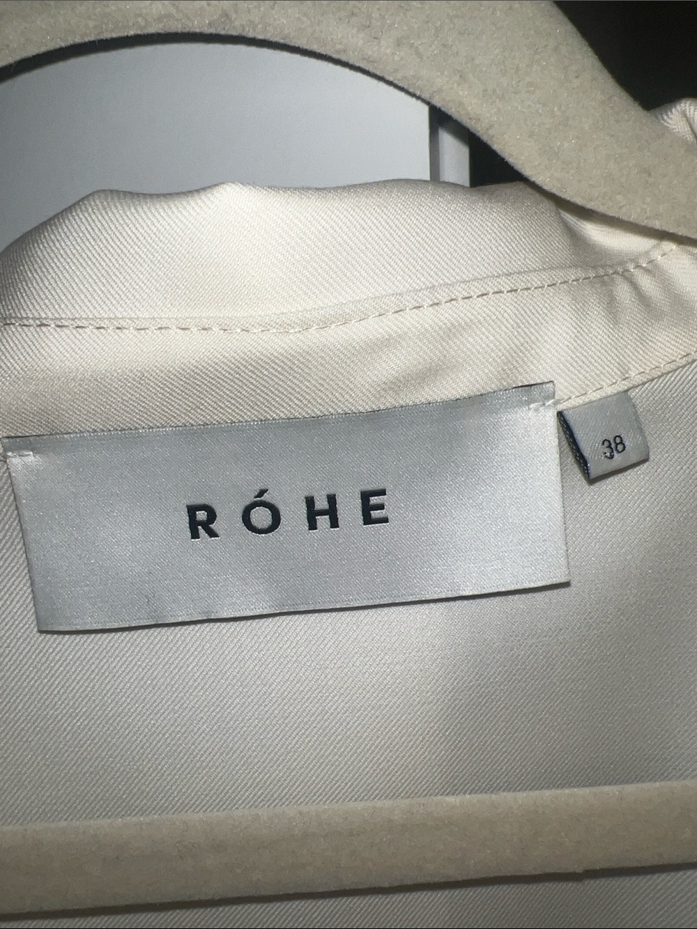 ROHE-High End, Elegant Wrap-Detail Blouse -LIKE NEW - Picture 2 of 7